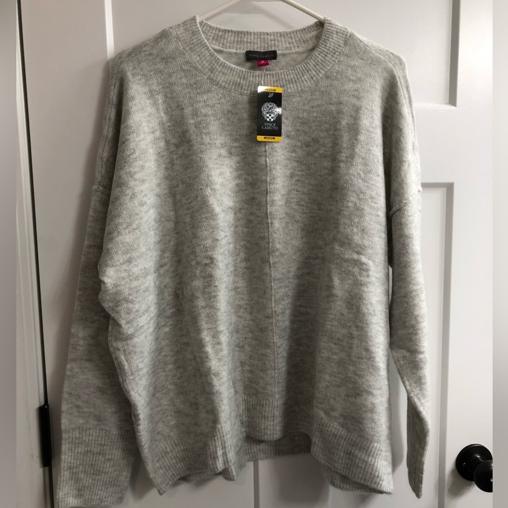 ☀️NEW☀️ Vince Camuto Sweater - Size Medium (fits large)